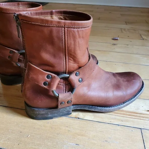 Frye outlet boots poshmark